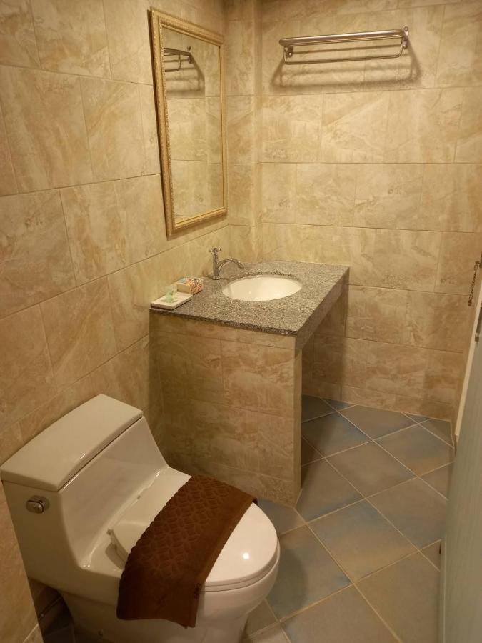 צ'יאנג מאי Valentier Cafe And Hotel מראה חיצוני תמונה